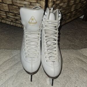 JACKSON Women's White Figure Skates